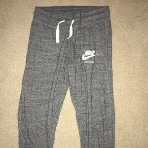 GREY NIKE JOGGERS